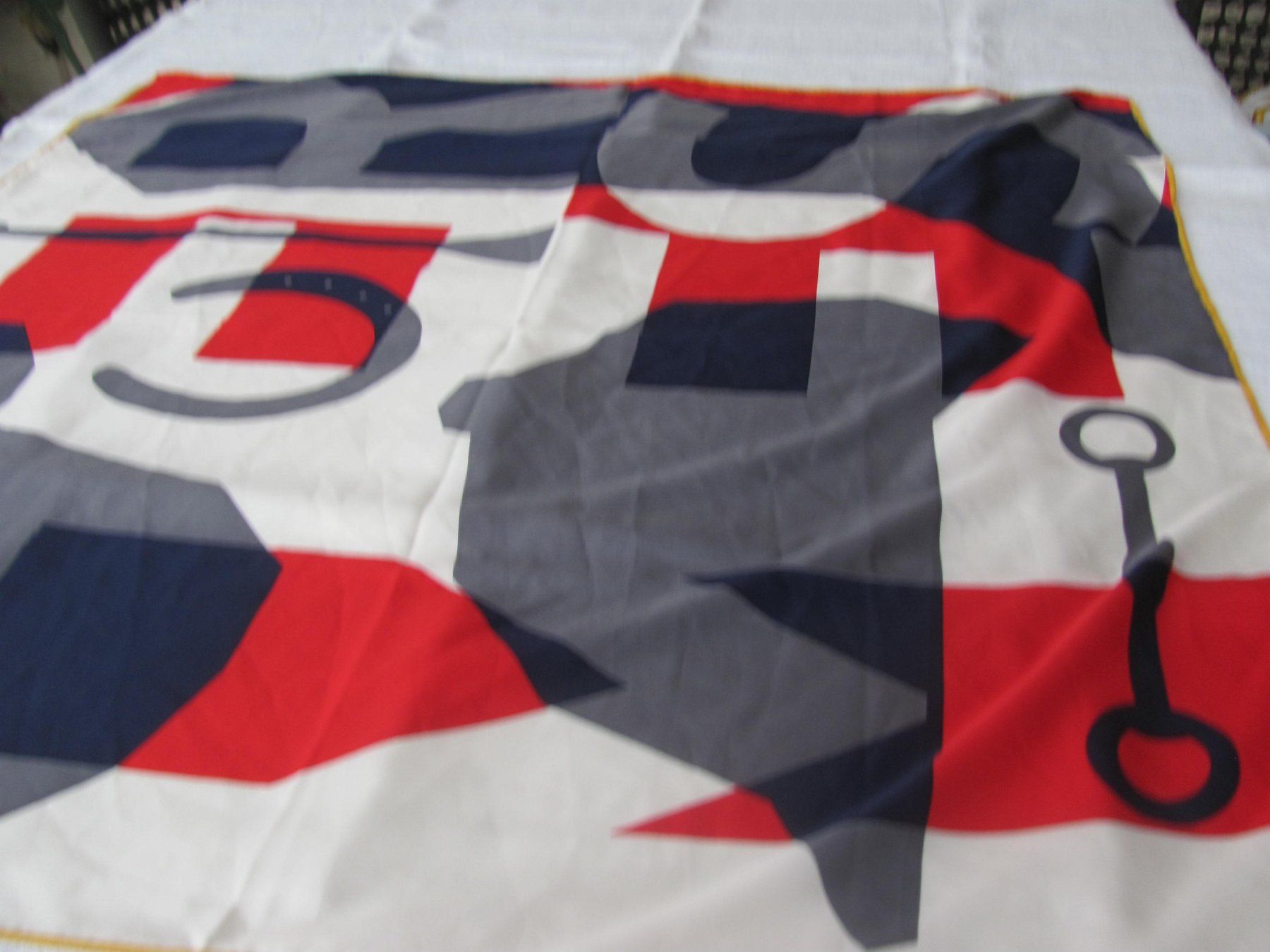 Ensoie Foulard & Sciarpe: Foulard en soie twill – Nuovo (secondo la descrizione) da Vétroz venduto da magnolia5