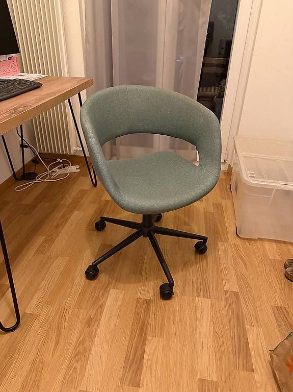 Chaises: Bürostuhl mit Rollen – D'occasion à Wabern par Naxn