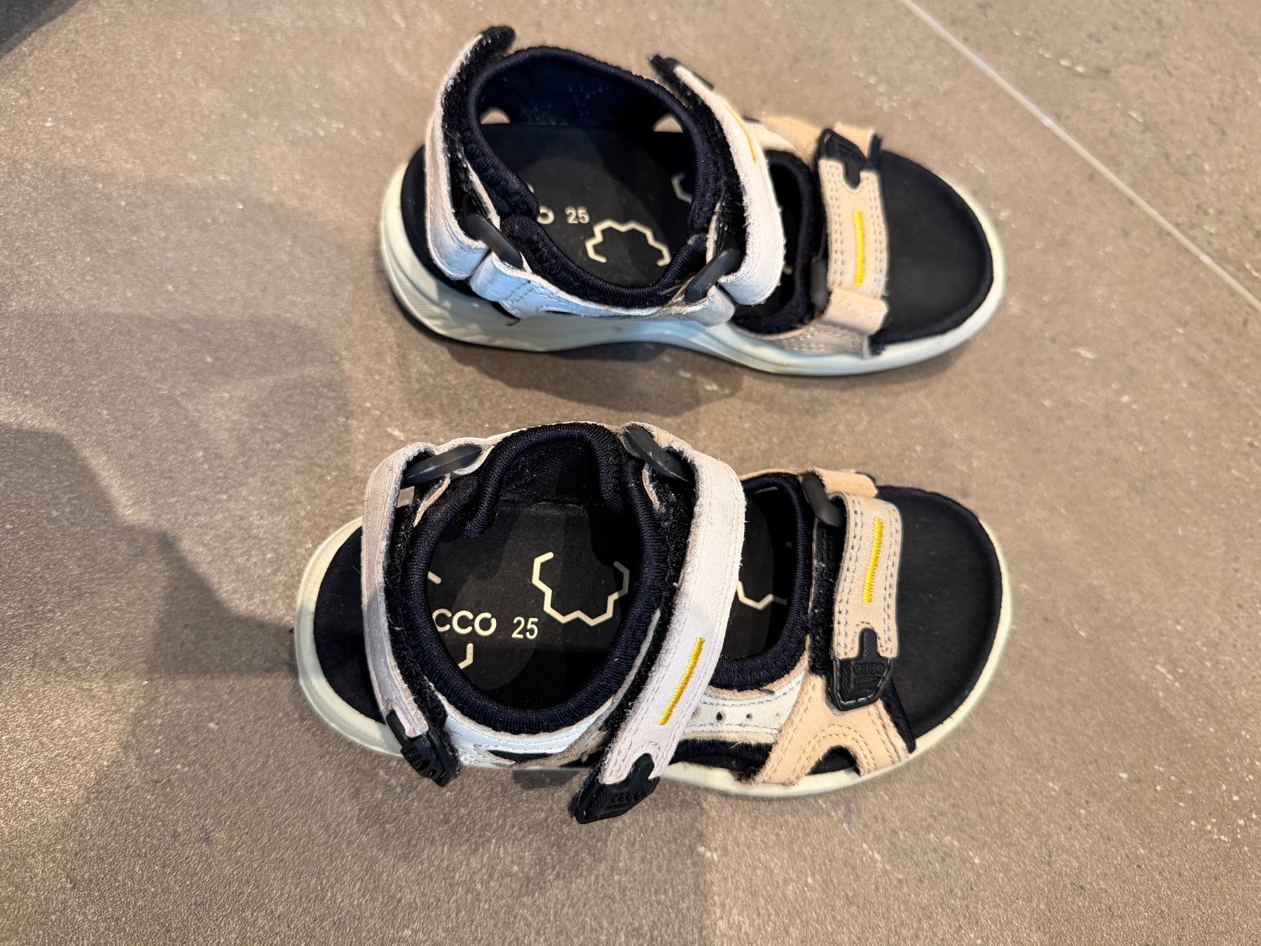 Ecco Chaussures filles: Sandalen, Grösse 25, Ecco – D'occasion à Haslen AI par s176
