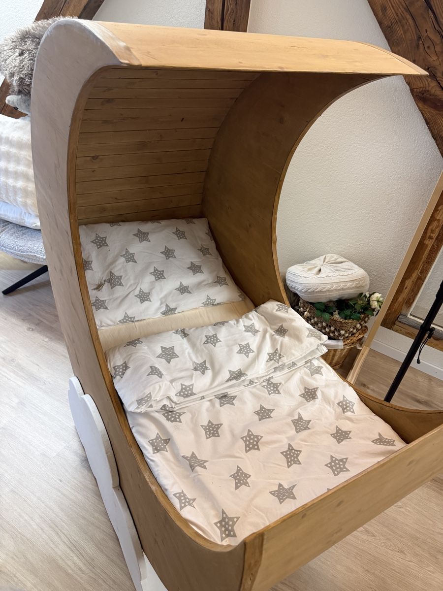 Betten: Babybett Spezial Mond – Gebraucht aus Niederbuchsiten von Landin 1