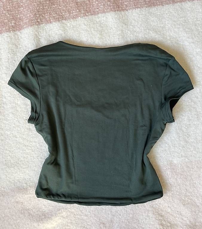 T-shirt: Dunkelgrünes Kurzarm – Usato da Bad Ragaz venduto da ser_xc7t 1