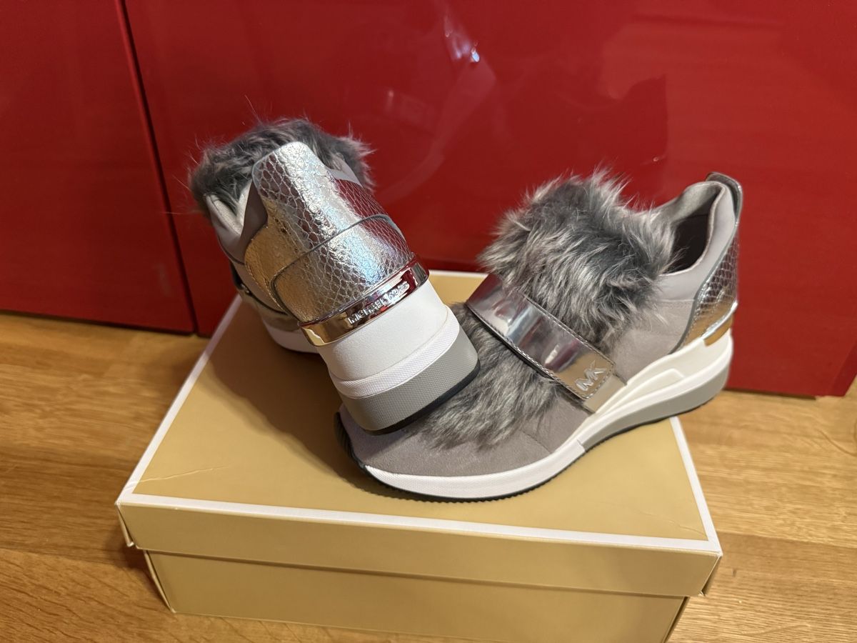Scarpe da donna: Michael Kors Wintersneakers, Gr. 38, Neu – Nuovo e nell'imballaggio originale da Reinach AG venduto da innamac 3