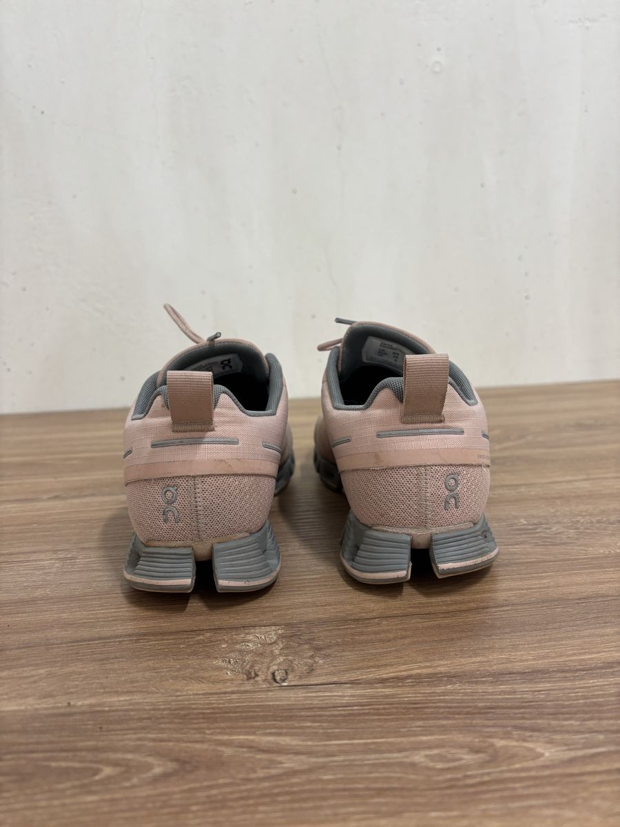 On Scarpe da donna: ON Cloud Damen wasserdicht Grösse 39 gebraucht – Usato da Würenlos venduto da mel_f6qg 1