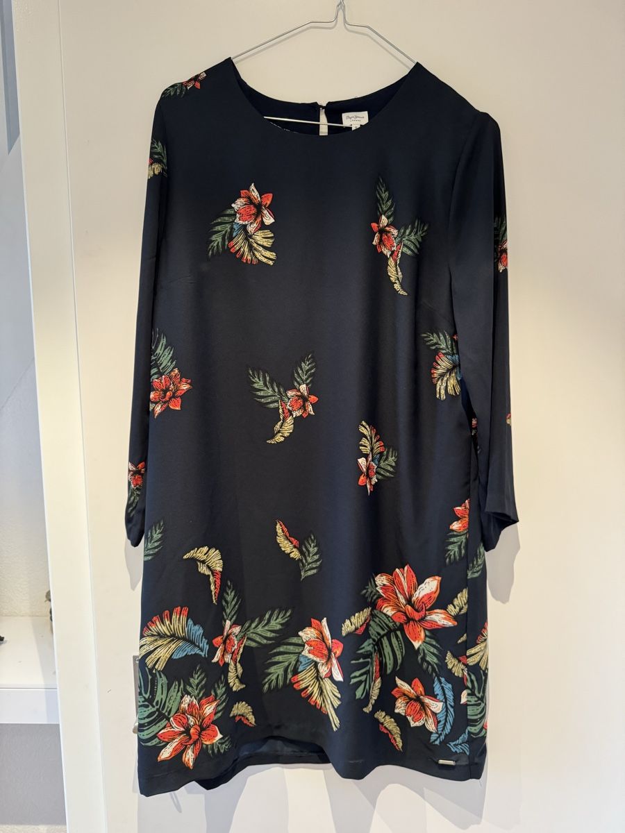 Vestiti: Kleid mit Blumenprint, Grösse M – Usato da Urtenen-Schönbühl venduto da Lalablue
