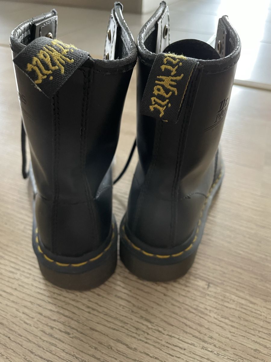 Dr. Martens Scarpe da donna: Dr. Martens Black Leather Boots Size EU 35 - Great Condition – Usato da Vessy venduto da jie_gl9n 2