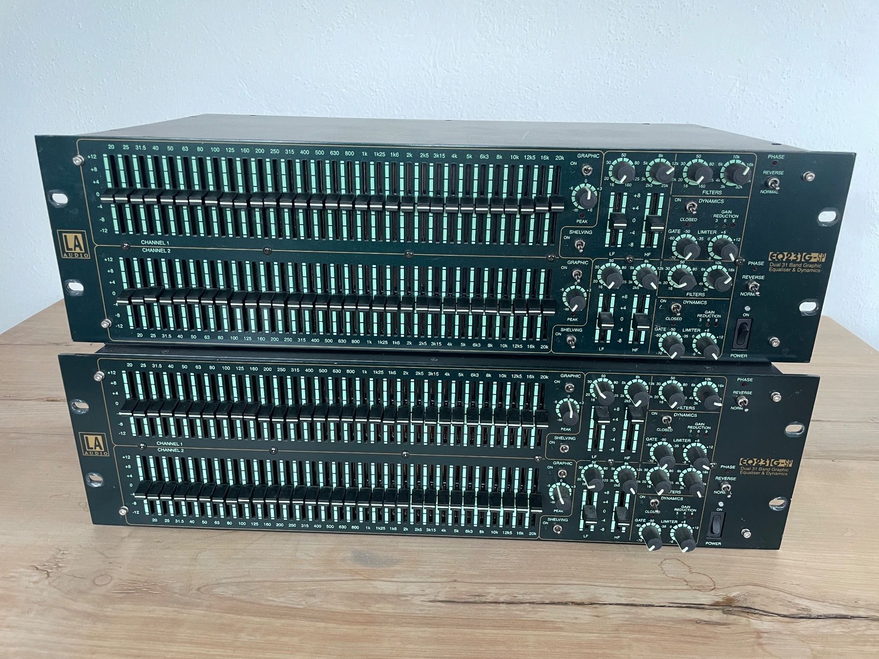 Equalizzatori: 2x LA Audio EQ231G-SP | Equalizer & Dynamics – Usato da Rünenberg venduto da votob