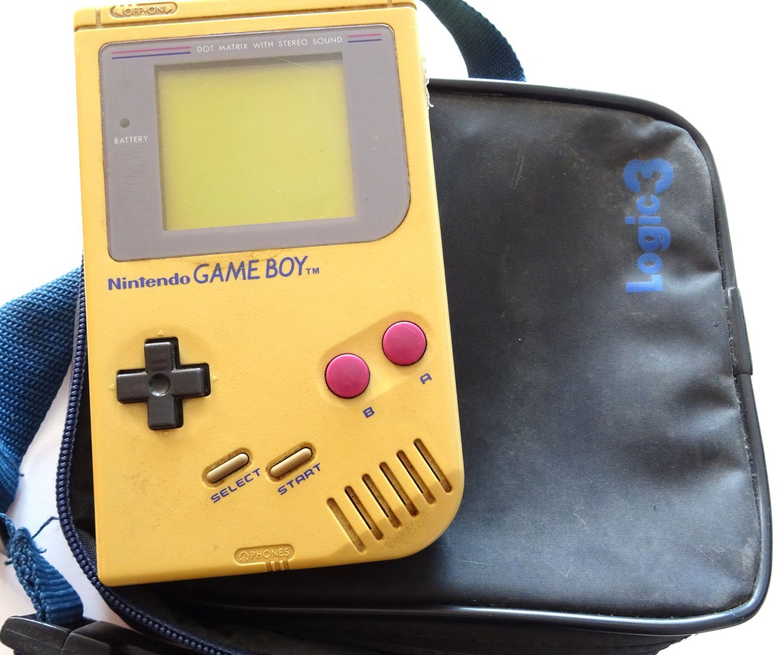 Nintendo Console: Nintendo Gameboy Konsole + Tasche – Usato da La Sarraz venduto da classicworldcoins