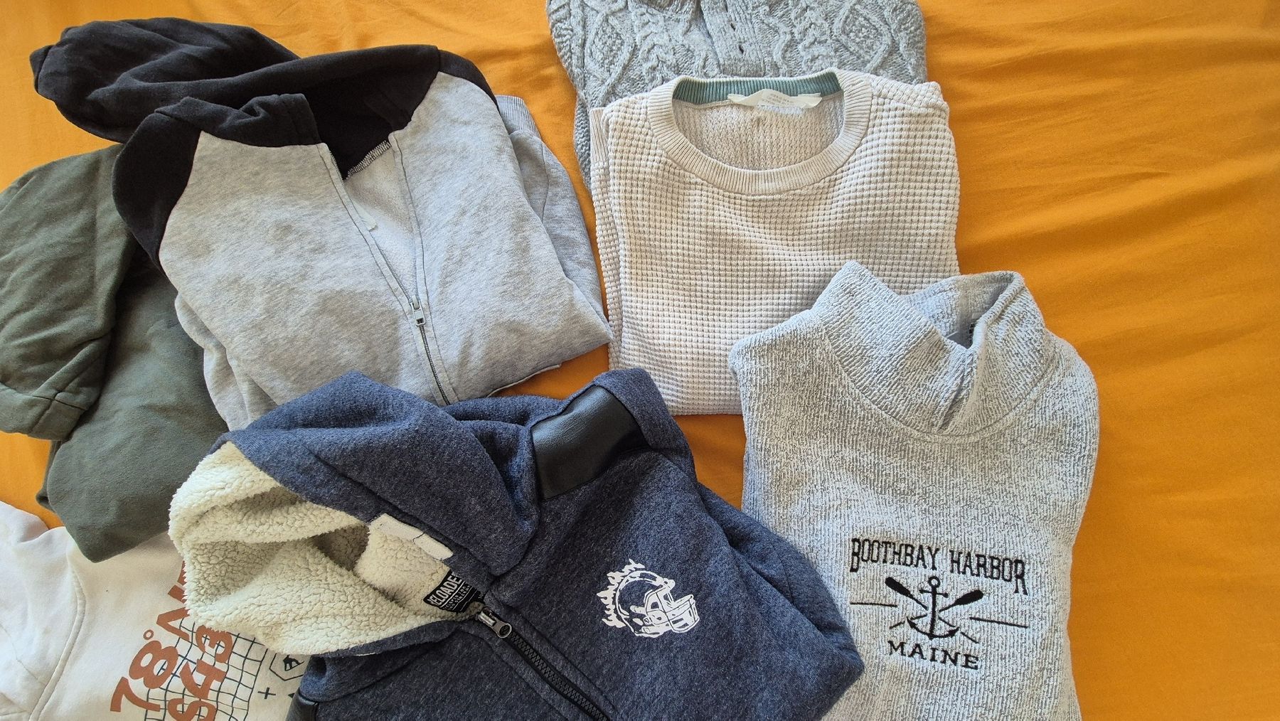 Ensembles coordonnés: kinder kleiderpaket pullis 134/140 junge  – D'occasion à Bülach par Living_Art 1