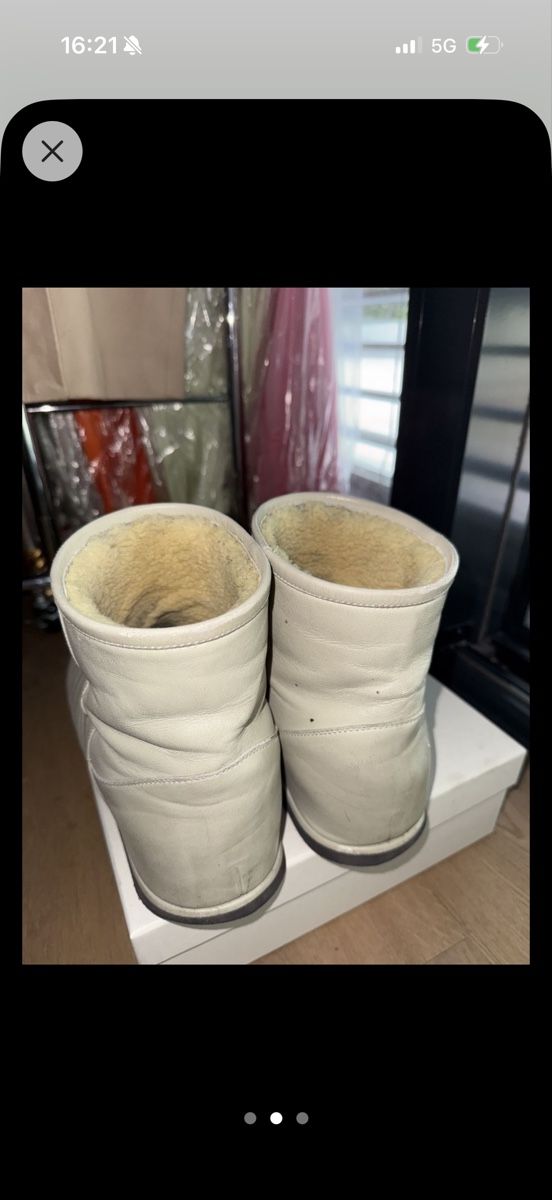 Amina Muaddi Scarpe da donna: Amina muaddi winter boots  – Usato da Neuchâtel venduto da ClosetSwap 1