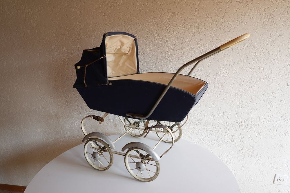Alter Puppenwagen | Kaufen auf Ricardo