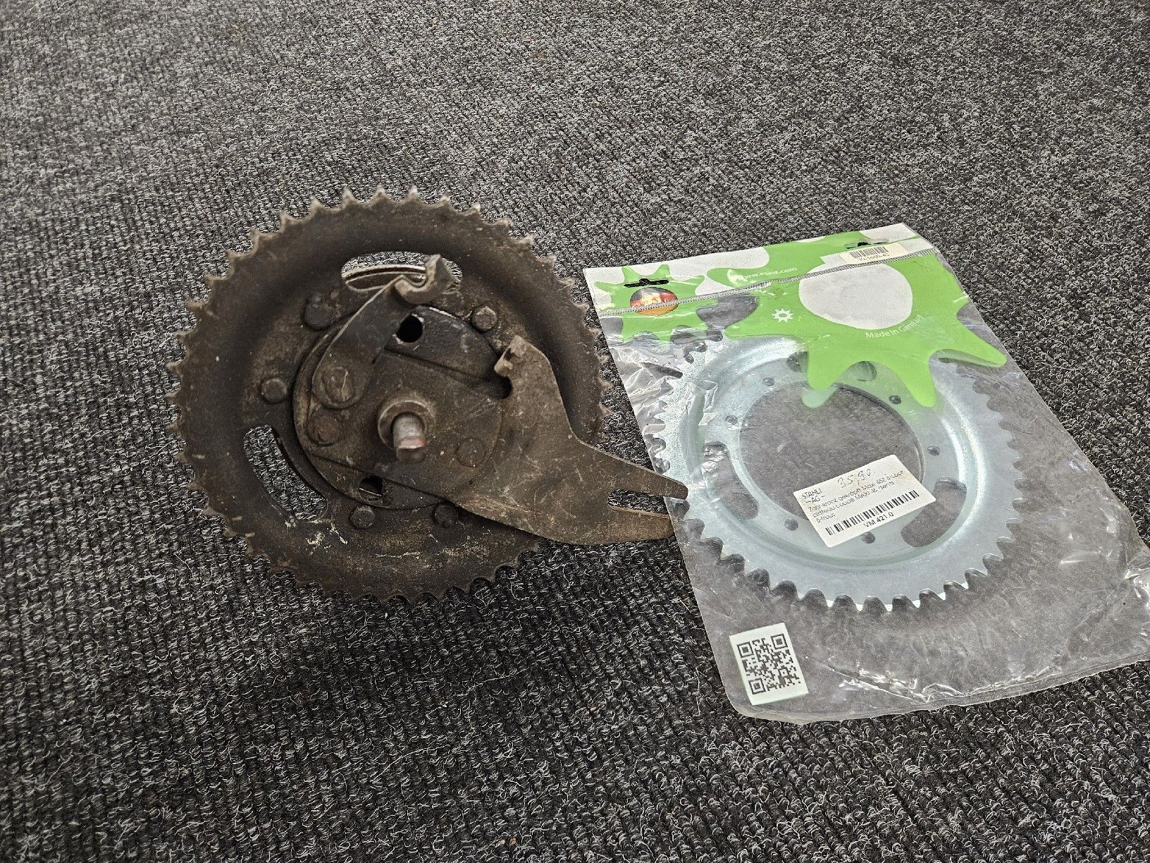 Puch Pièces pour mobylette: Puch Hinterradnabe Gussfelge – D'occasion à Mellingen par Mech-Service