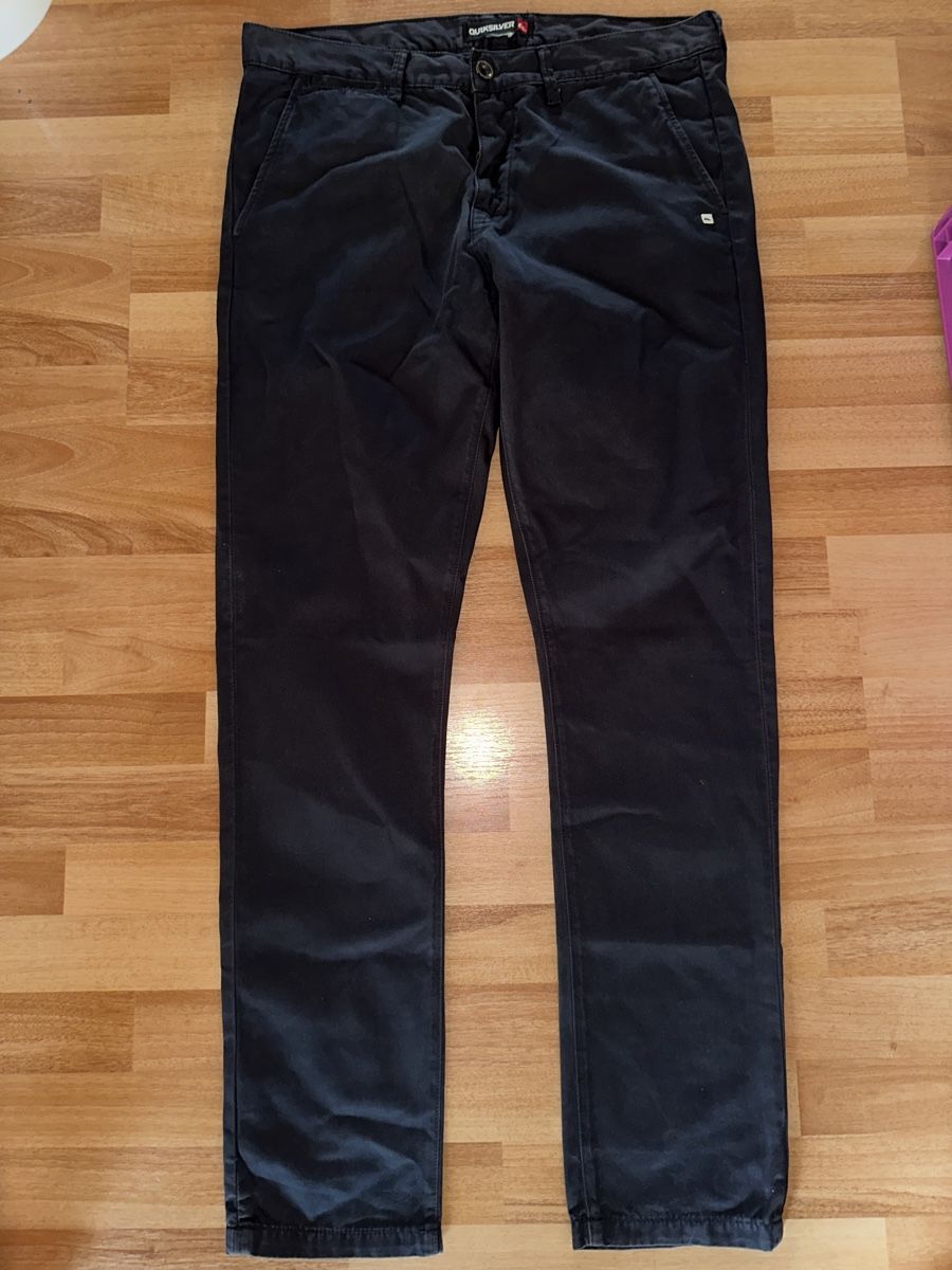Quiksilver Pantaloni: Quiksilver Hose einfache Bundweite 47cm schwarz  – Usato da Wald AR venduto da sar_x867