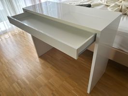 Schicker weisser Schmink-/Schreibtisch mit Schublade