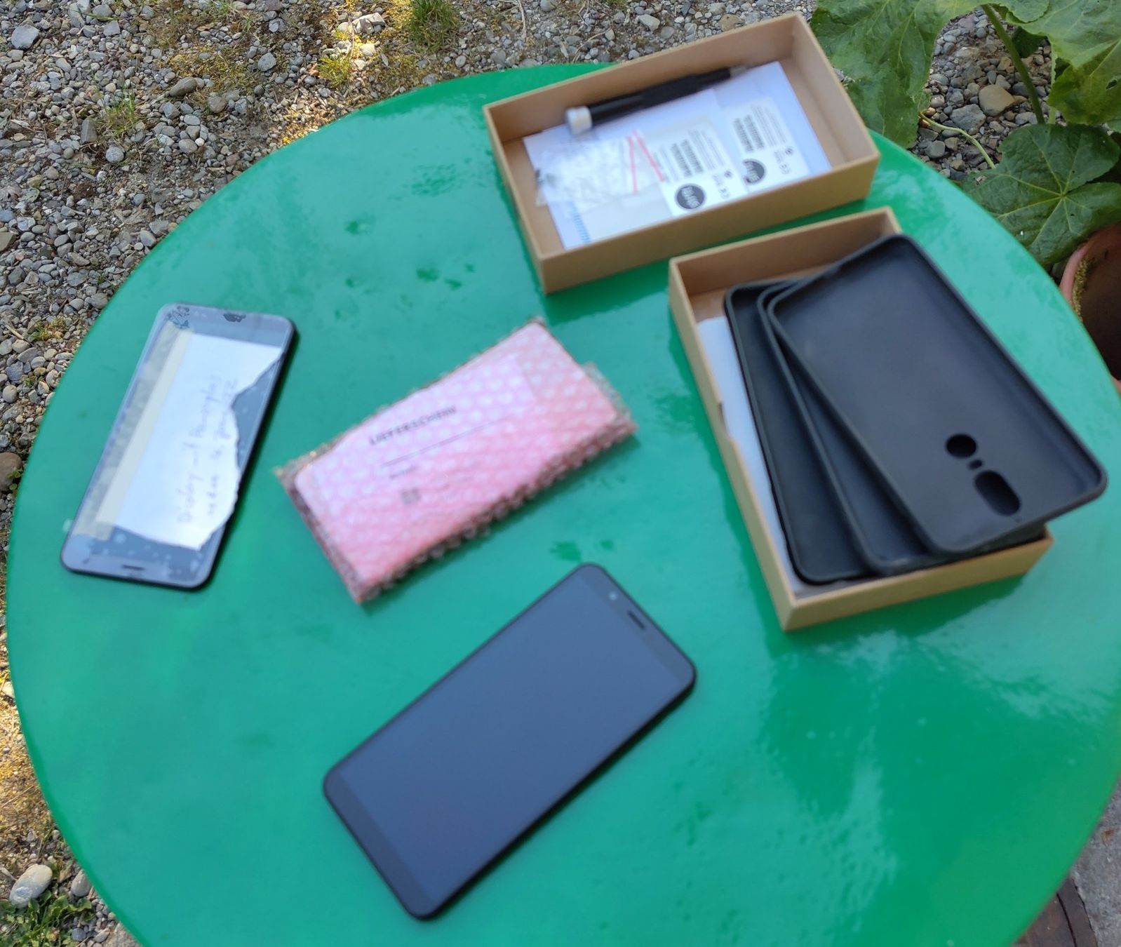 Handys / Smartphones: Shiftphone 6qm ShiftOS-L  + 2 neue Displays – Gebraucht aus Herisau von