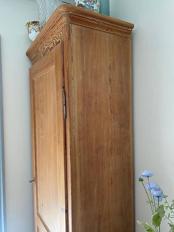 Armadi: Antiker Kleiderschrank – Usato da Luzern venduto da lou4444 3