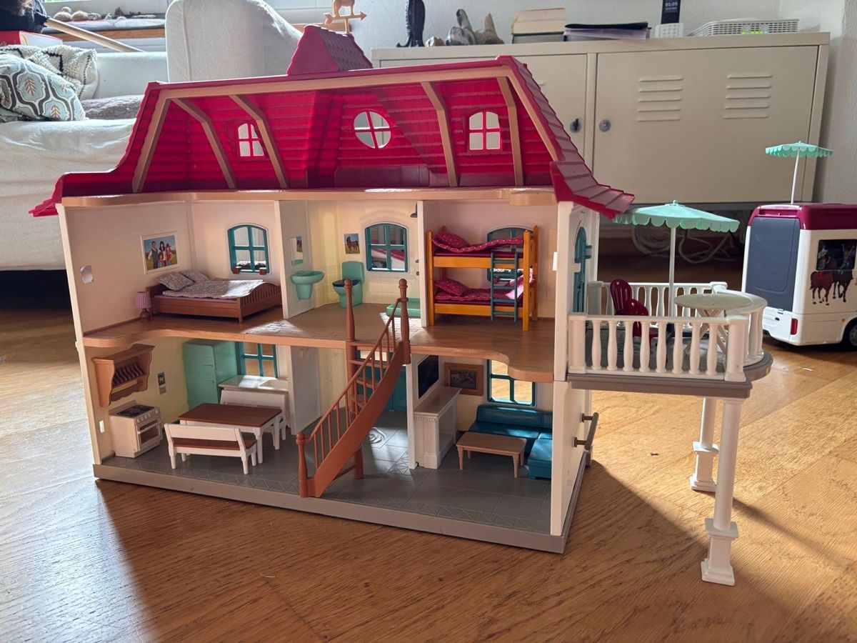 Schleich Spielzeuge: Schleich Haus inkl. Zubehör – Gebraucht aus Bern von anj42 3