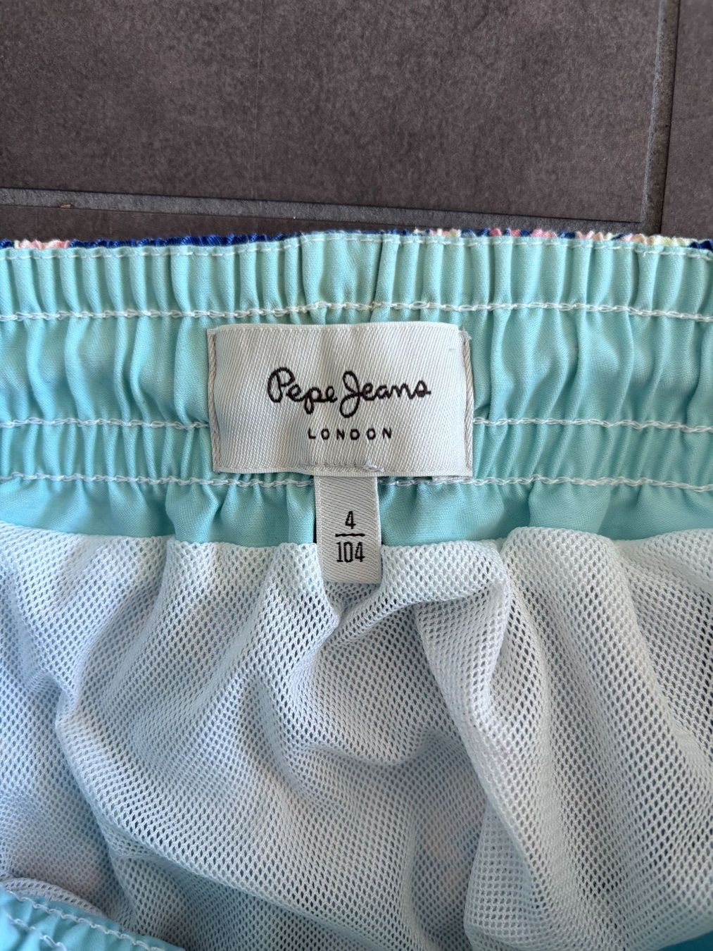 Pepe Jeans Pantaloni: Pepe Jean Badeshorts kinder Gr.104 – Usato da Oberägeri venduto da MariaLehman 4