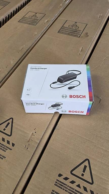 Chargeurs: Ebike Ladegerät Bosch – Neuf avec emballage d'origine à Bronschhofen par Timi.g 2