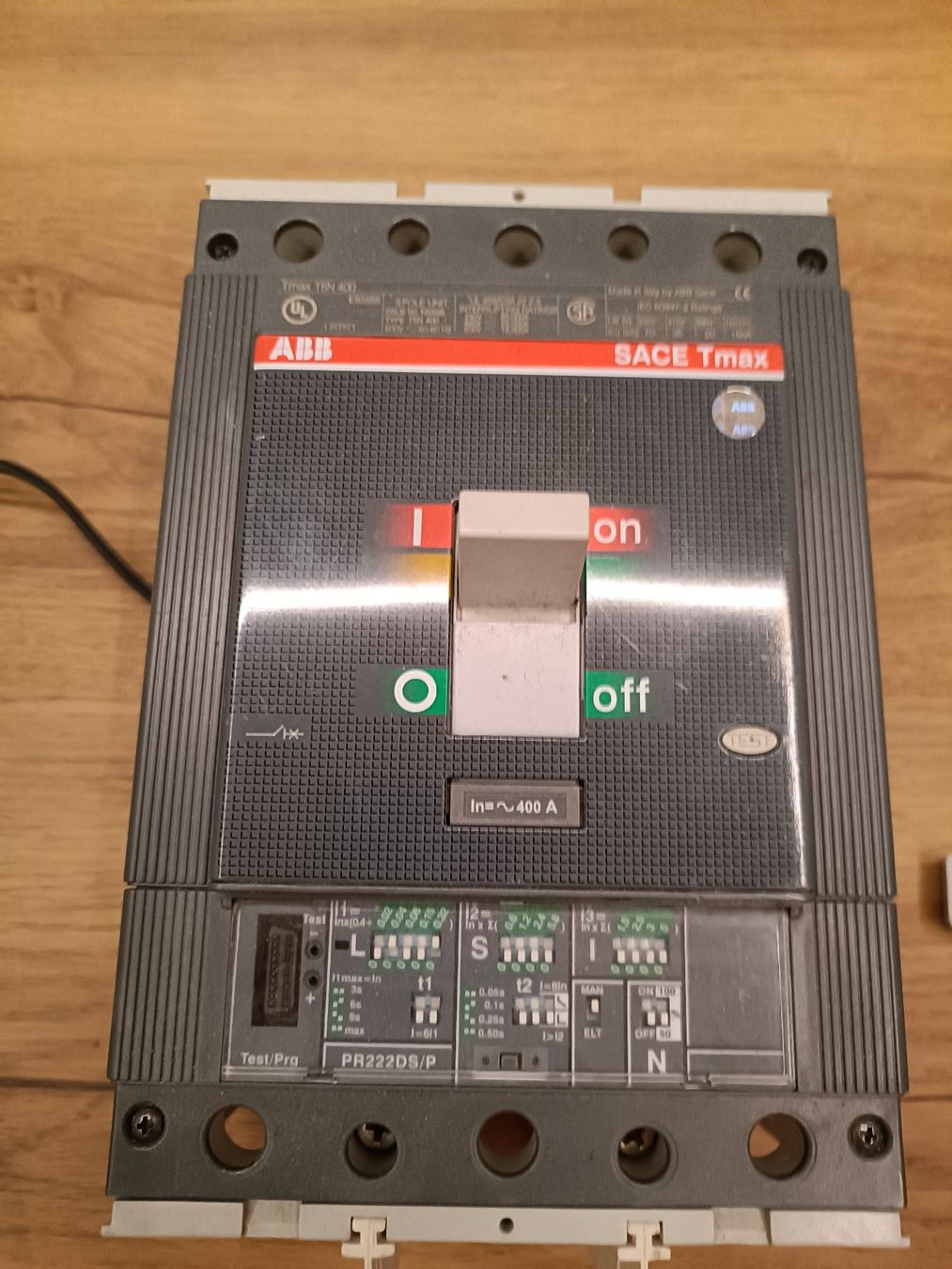 ABB Composants électroniques: ABB Sace Tmax T5N 400A – D'occasion à Salez par Lorien