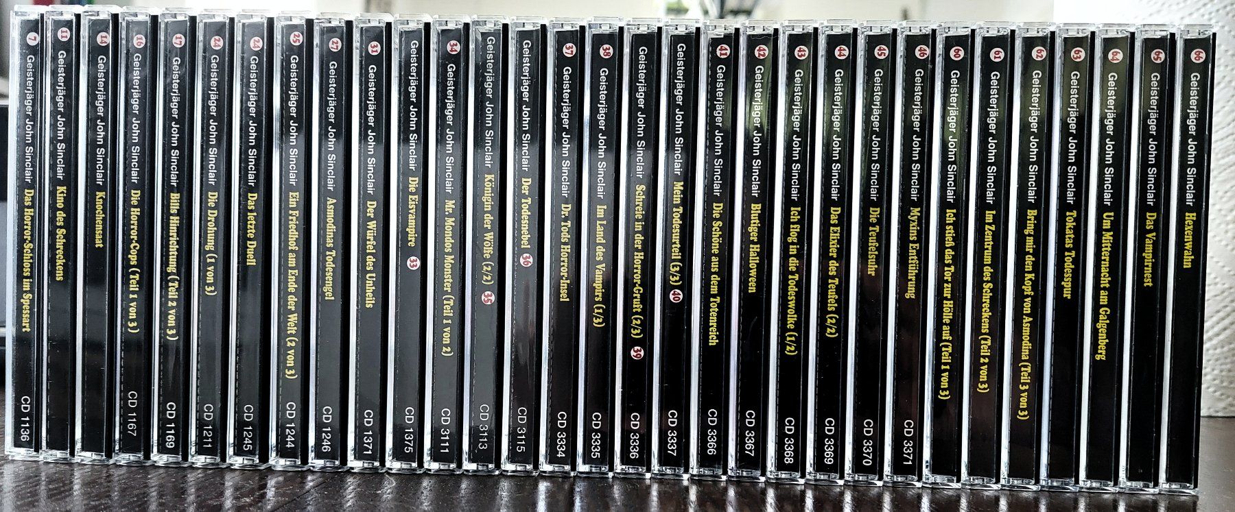 Audiolibri: John Sinclair Hörpspiel-Bundle / Paket mit 31 Hörspiel-CDs – Usato da Emmetten venduto da EverydayTreasures 1