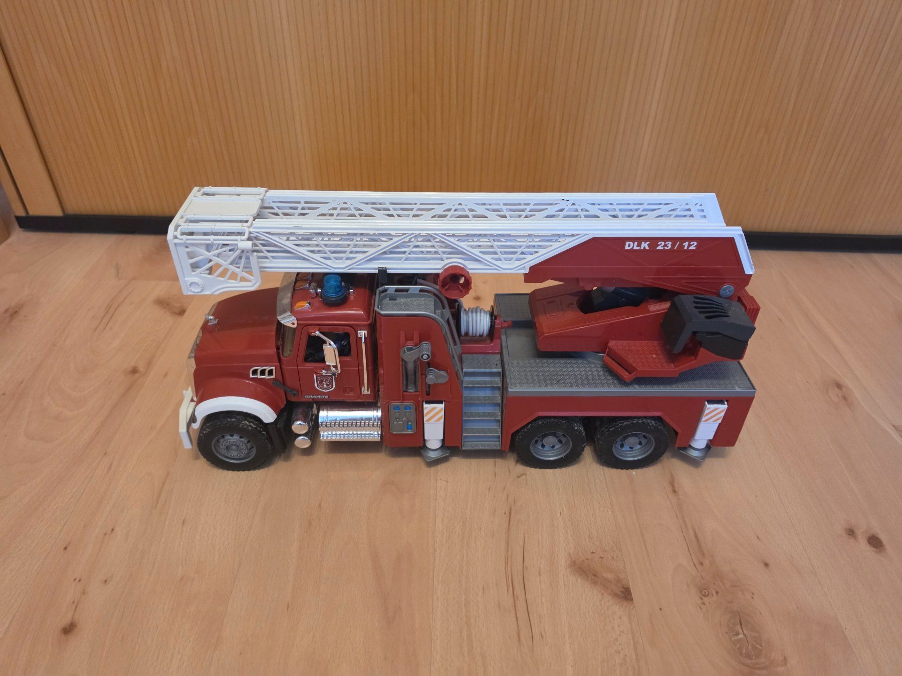 Bruder Spielzeuge: Bruder Mack Granite Feuerwehr – Gebraucht aus Leimbach AG von jaja79 1