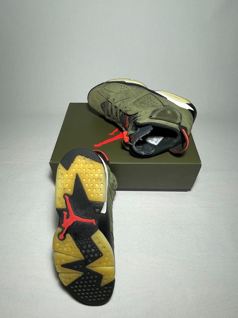 Jordan Scarpe da uomo: Nike Jordan 6 Retro Travis Scott 43 – Usato da Freidorf TG venduto da kickznlacez 1