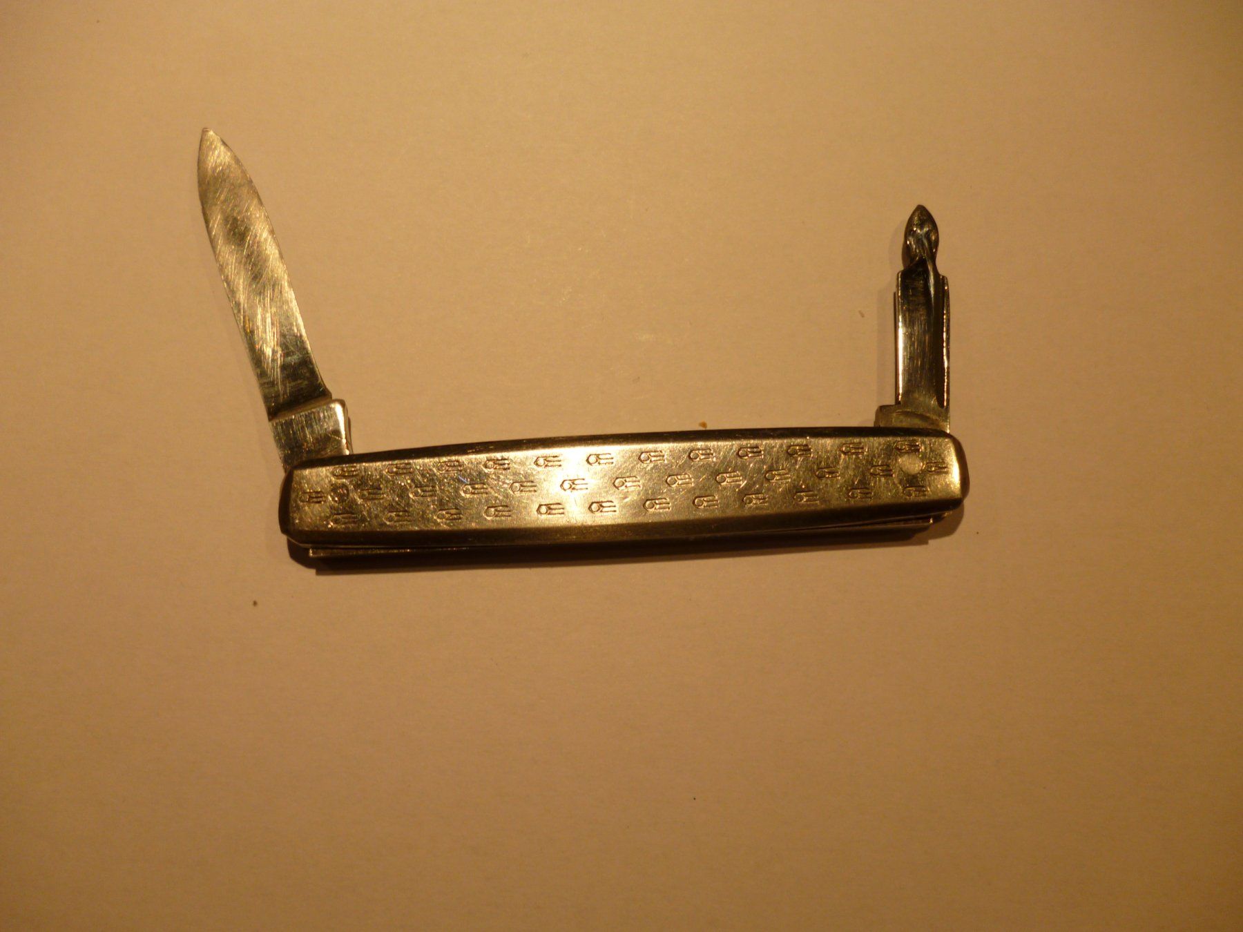 Coltelli tascabile: couteau  de poche avec une lime – Usato da les geneveys sur coffrane venduto da chollet1983 1
