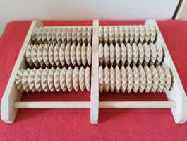 Fussmassagegerät aus Holz