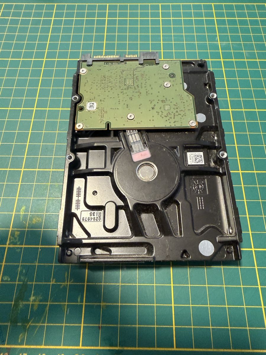 Seagate Harddisks: Disque dur HDD Seagate Barracuda 1000 Go – Defekt aus Domdidier von DevilTek 1