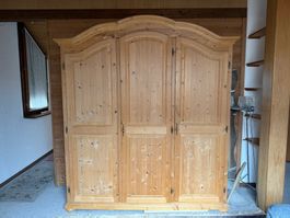 Kleiderschrank dreitürig gebraucht