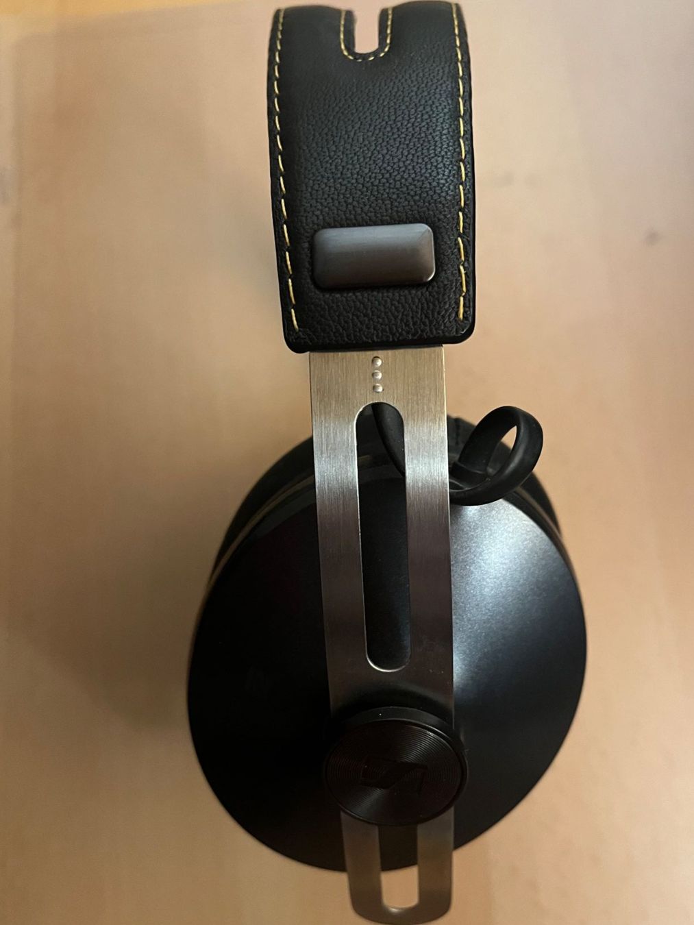 Sennheiser Cuffie: Sennheiser Momentum Wireless Kopfhörer – Usato da Au ZH venduto da Comeback_Q 2