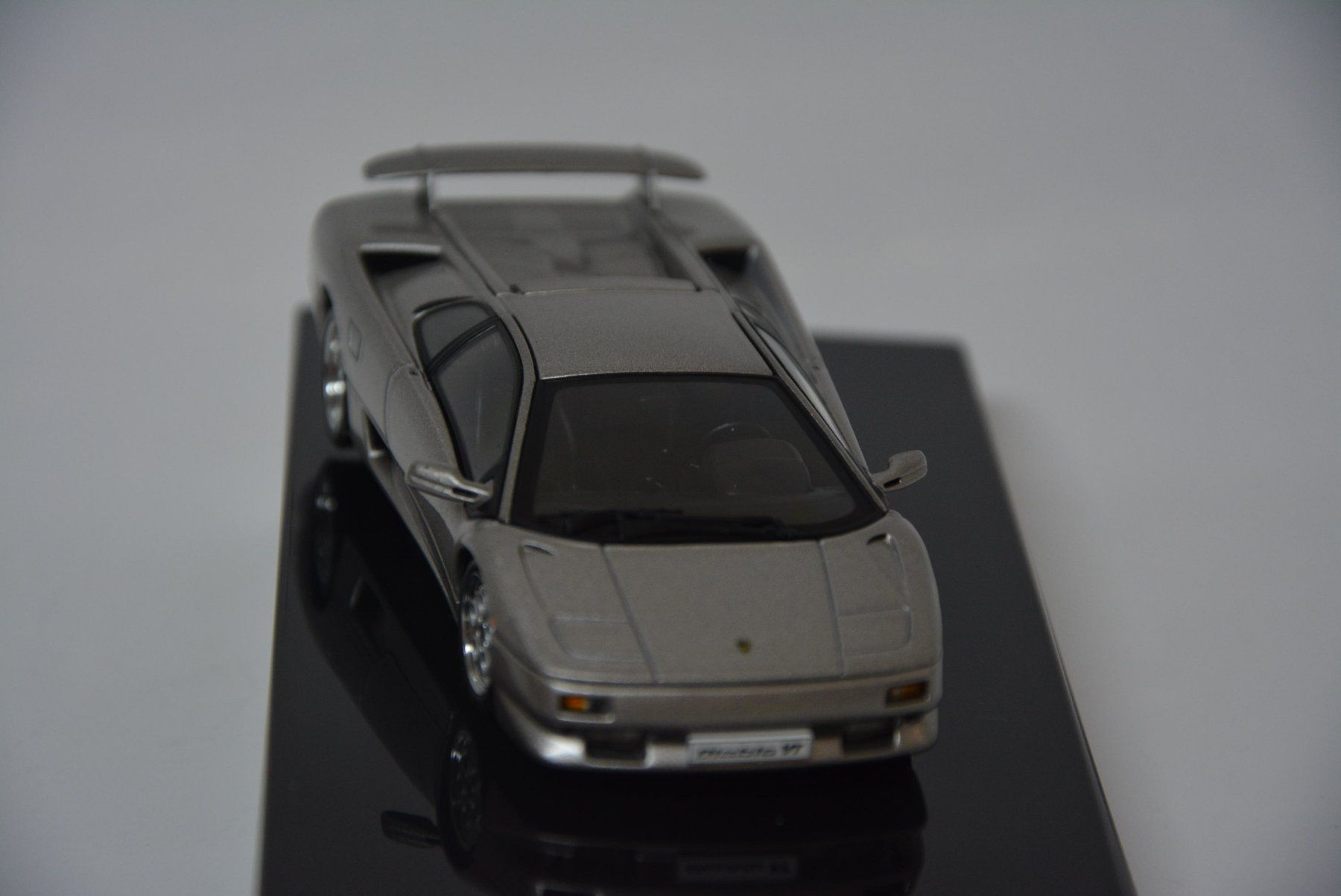 Lamborghini Modellautos: Lamborghini Diablo Coupe VT 1990 , Titanium Silver , 1:43 – Neu und originalverpackt aus Goldach von Feivel9 4