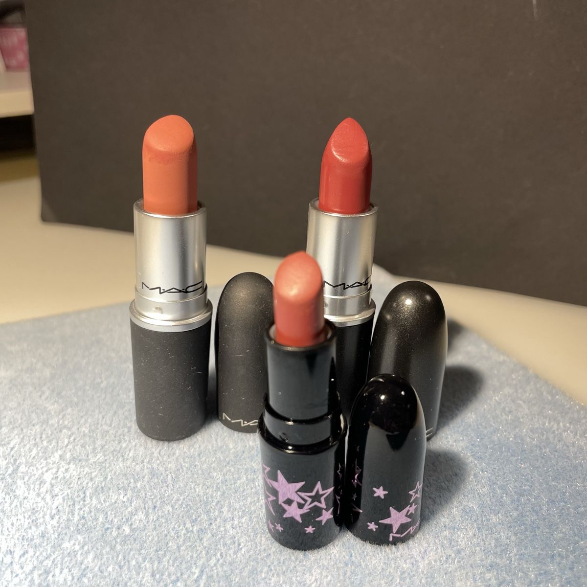 Make-up: Mac Lippenstifte mull it over, dark opal & mini cosmic comic – Gebraucht aus Bellach von Dreamer2501