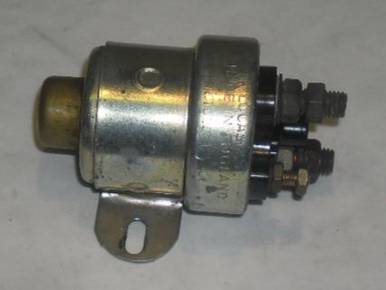Autres accessoires p. véhicule: Magnetschalter - LUCAS , 12 Volt – D'occasion à Büren SO par omsa