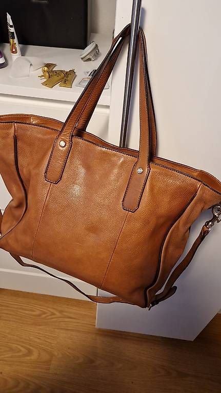 Borse da donna: Massimo Dutti Ledertasche / Shopper – Usato da St. Gallen venduto da AnMaKo 3