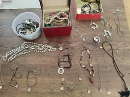 Modeschmuck Konvolut mit 2 Maurice Lacroix Boxen gebraucht