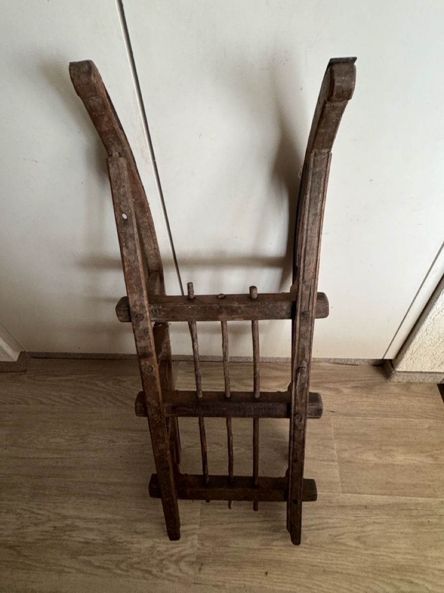 Luge: Antiker Holzschlitten – D'occasion à Hombrechtikon par Froeschli9 4