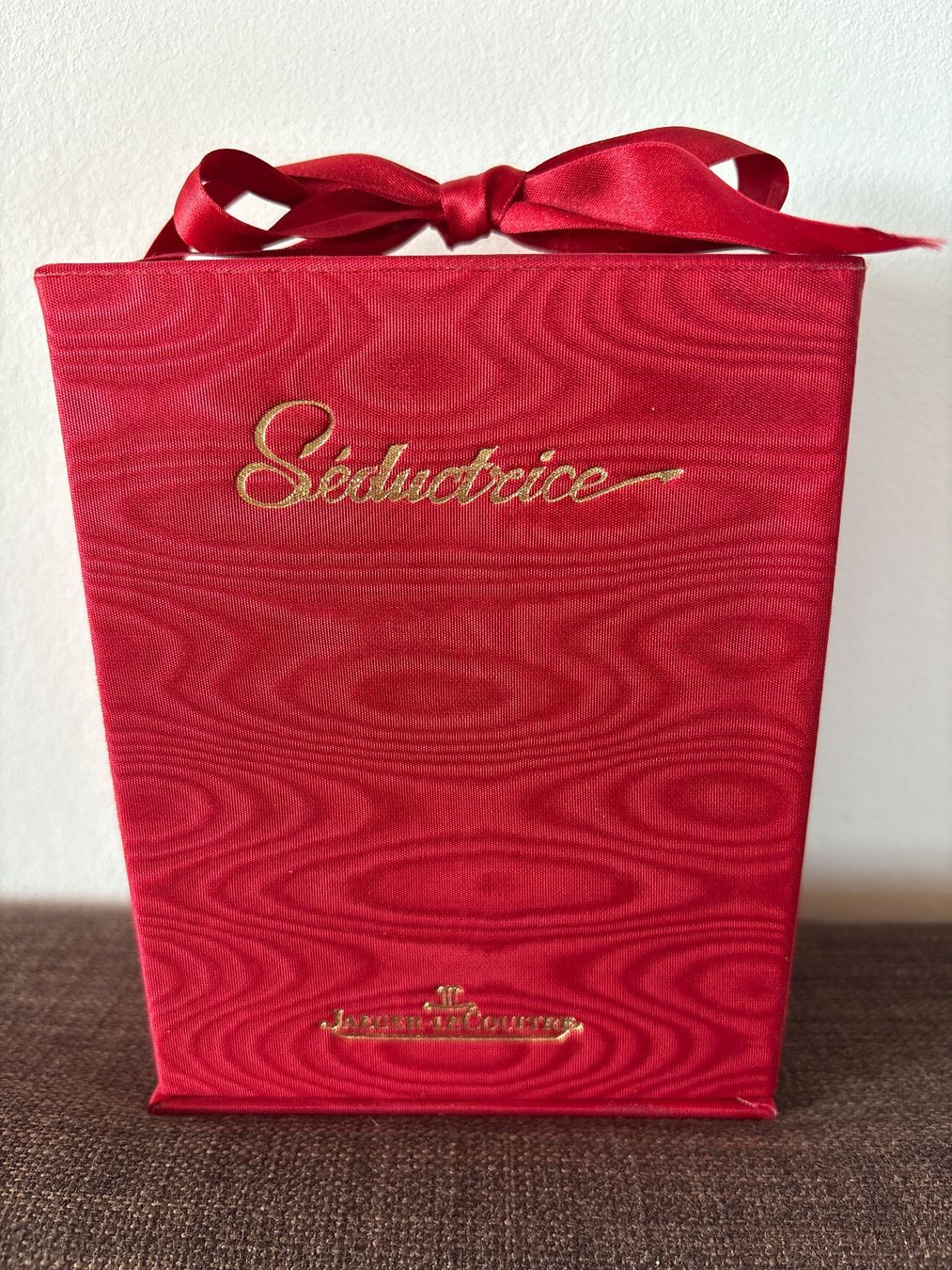 Scatole porta orologi: Jaeger-LeCoultre Seductrice Box mit Beutel – Usato da Genève venduto da Livsonman