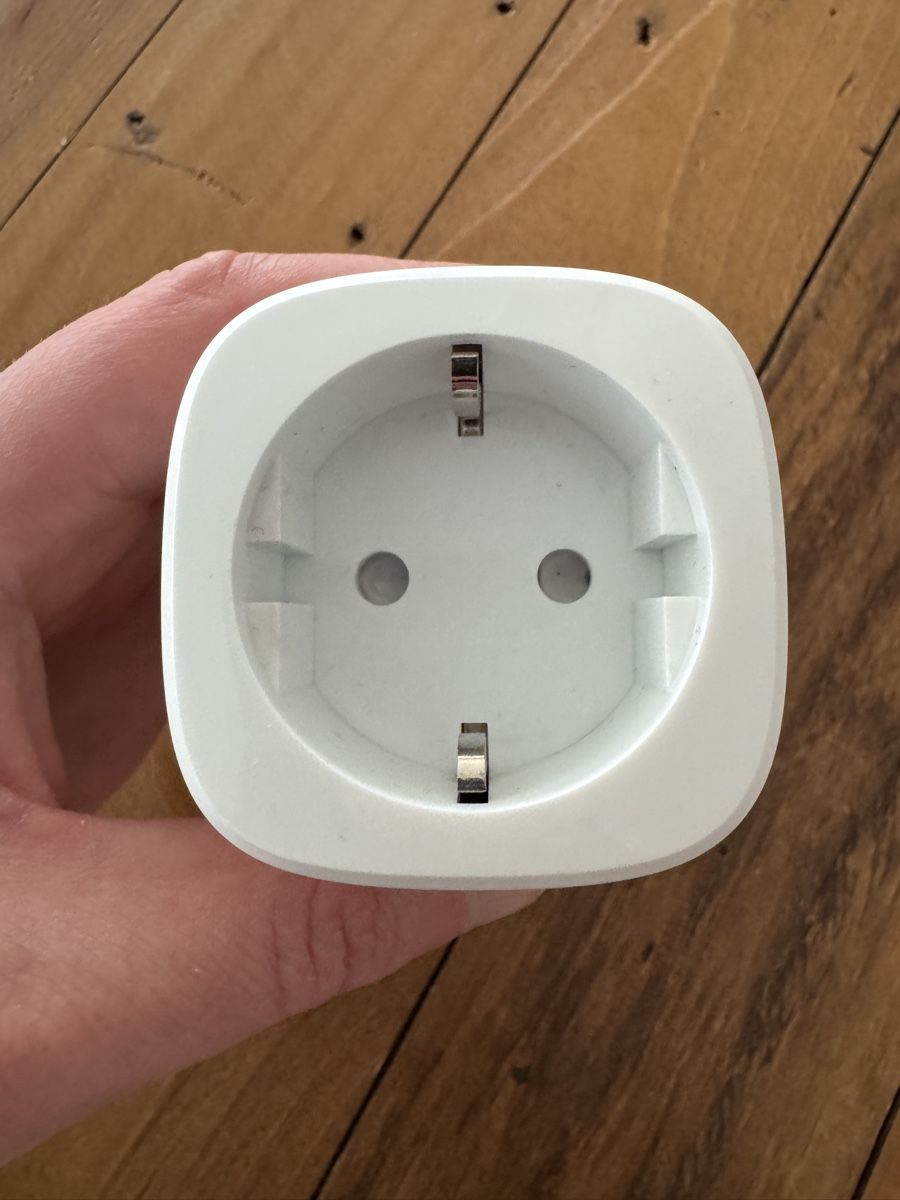 Spine: Eve Energy Smart Plug Adapter CH – Usato da Belp venduto da Kevin.02 2