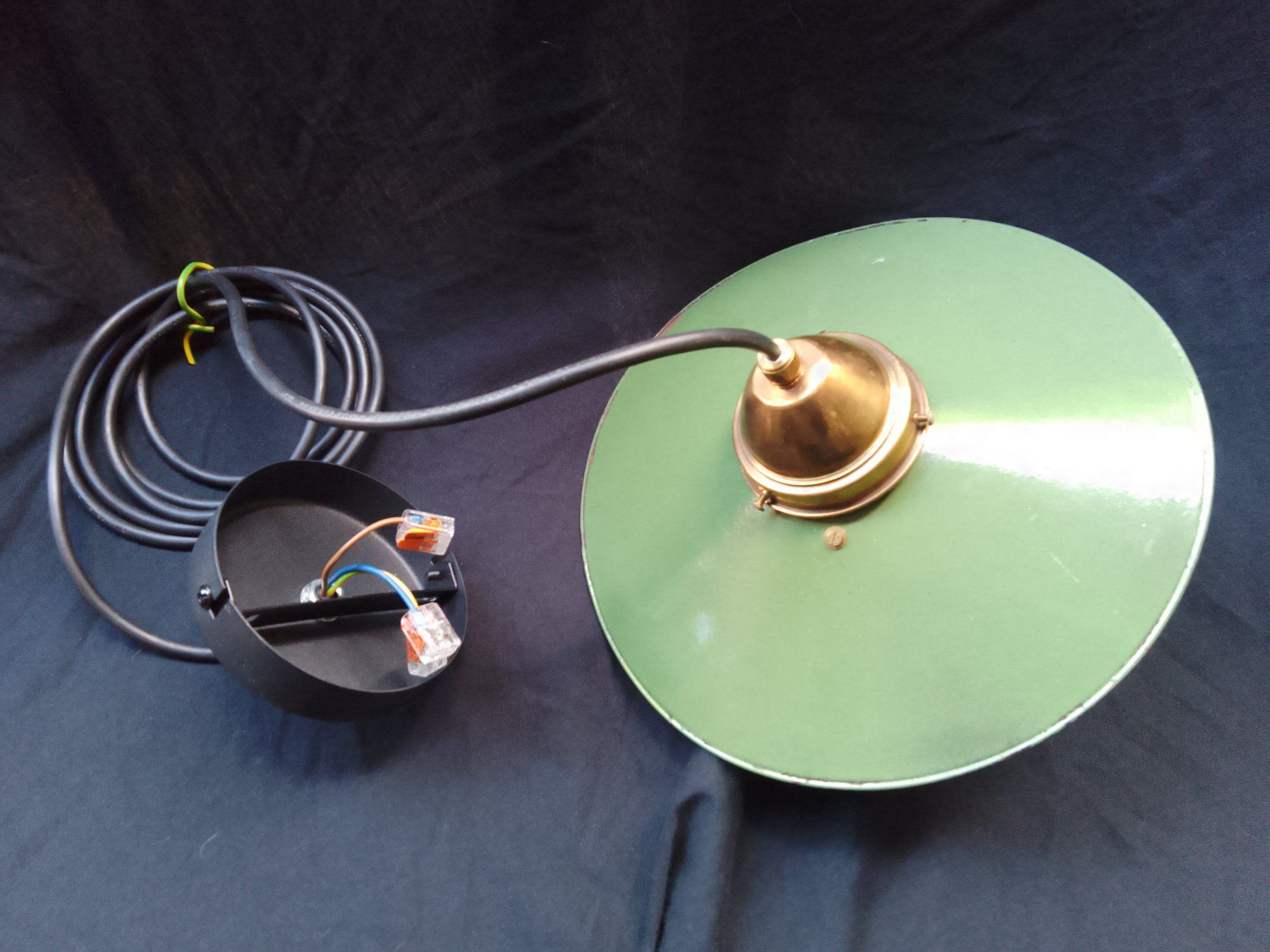 Lampadari & plafoniere: Vintage Industrielampe Deckenlampe Emaille Plafonnier Vert – Usato da St. Gallen venduto da EastLakeConcept