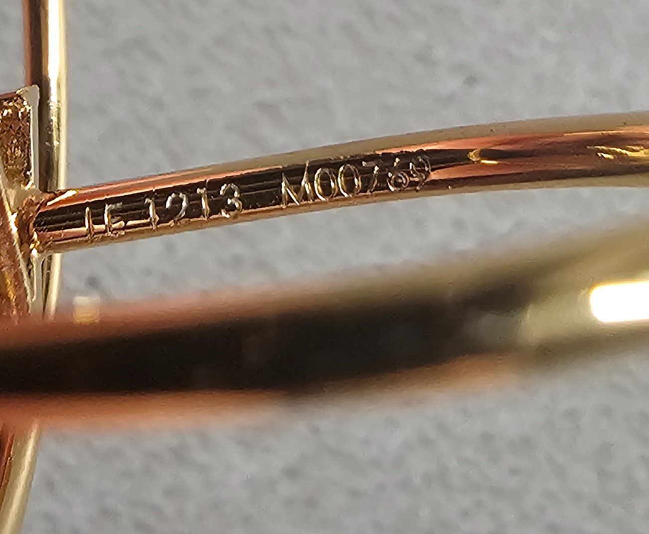 Anelli: Louis Vuitton – Bague LV Loop dorée – Usato da Mörigen venduto da uw5_bq7n 1