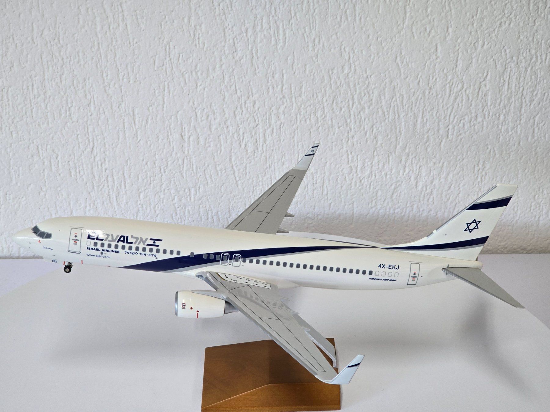 Modellbausätze & Standmodelle: Daron, Sky Marks, SKR 8225, ELAL, Boing 737-800, Vitrine – Neu (gemäss Beschreibung) aus Kloten von Nicola2 3