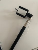 Handlicher Selfie Stick mit Kabelauslöser, neuwertig (Nr 21)