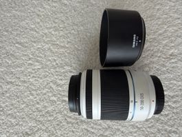 Fotocamera Samsung NX300 bianca con due obiettivi OIS