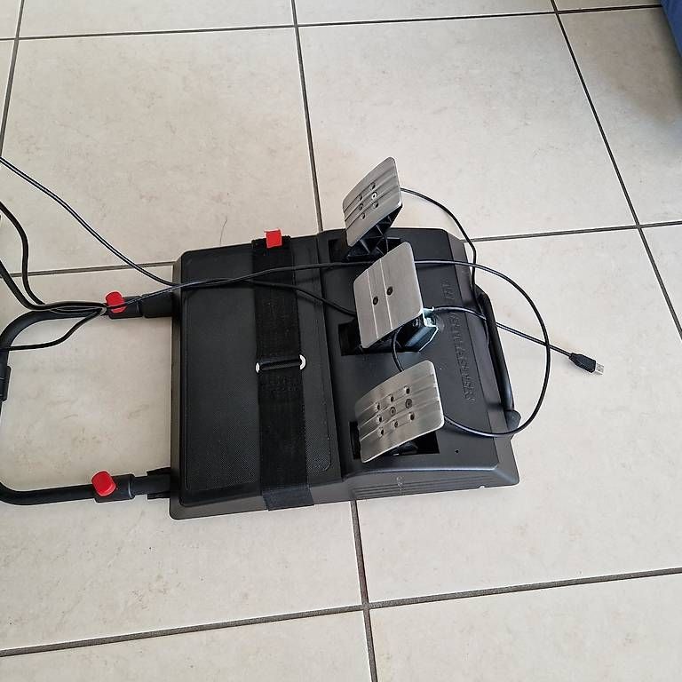 Giochi: Racing simulator set (playseat, Thrustmaster) – Nuovo (secondo la descrizione) da Port venduto da anmpa 2