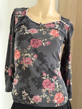 Vive Maria Longsleeve schwarz mit Rosenmuster
