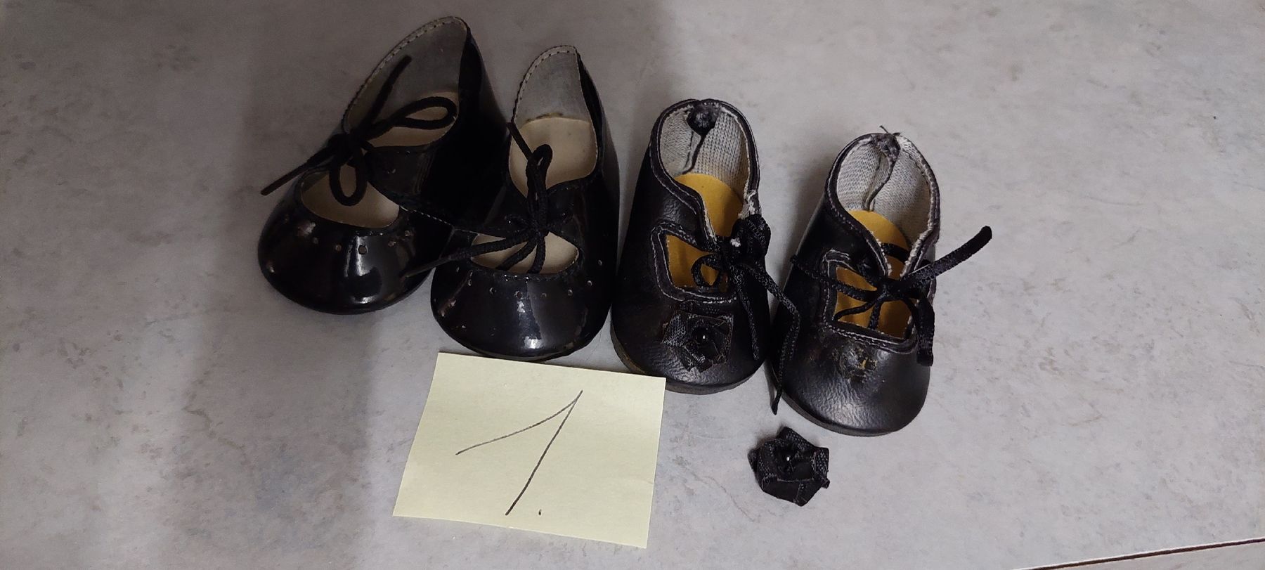 Puppen: Puppenschuhe  – Gebraucht aus Muri AG von nindo1