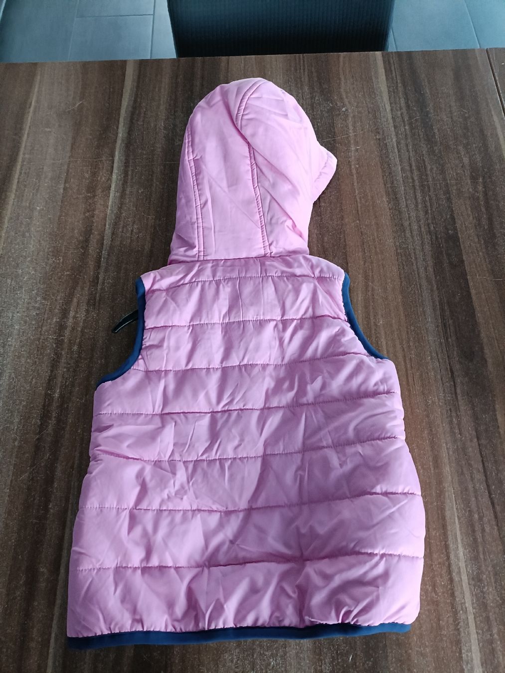 Altro abbigliamento per bambina: Gilett Gr. 98/104 – Usato da Biberist venduto da Stylux01 2