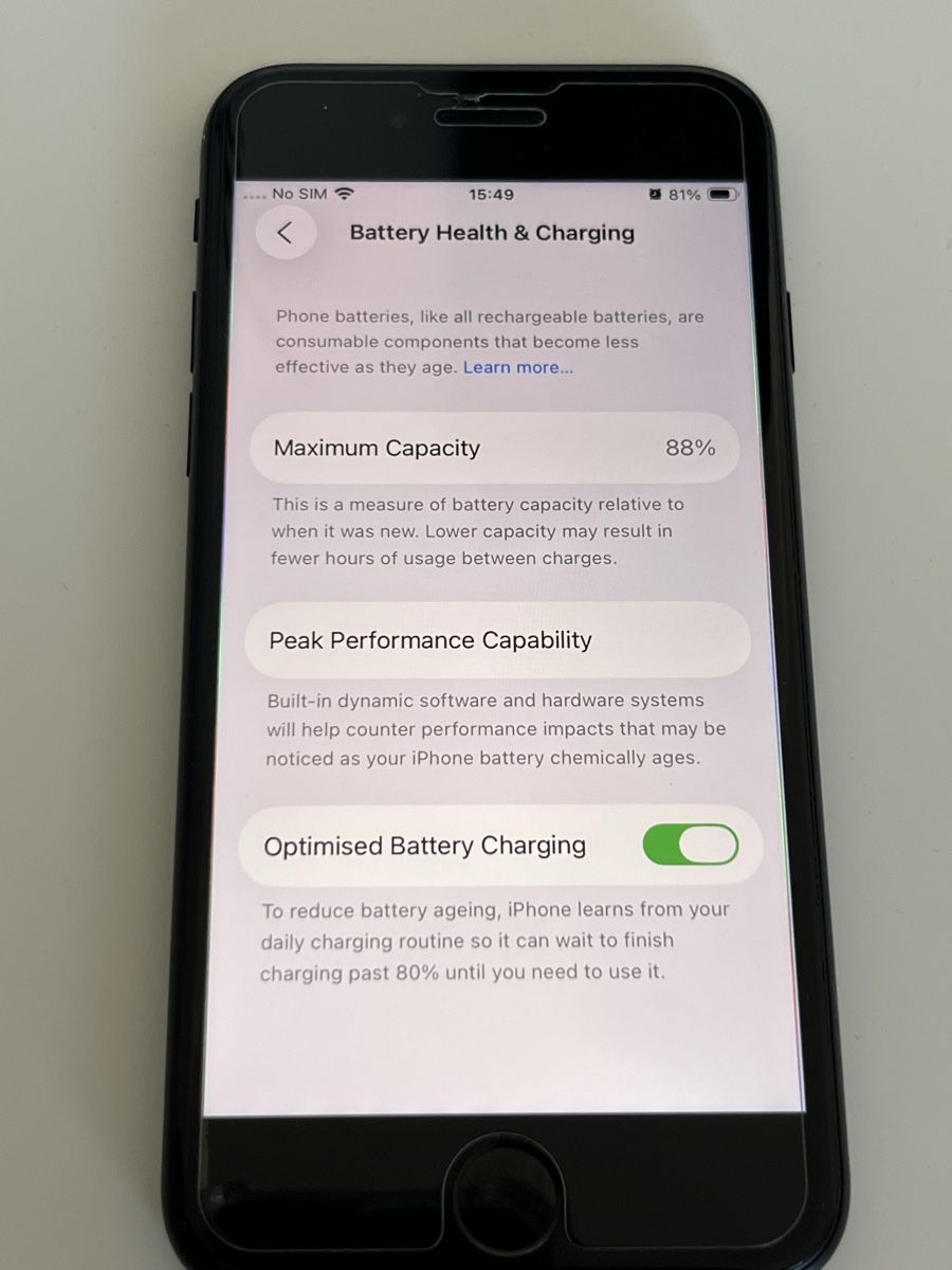 Apple Portables: iphone se 3gnration  – D'occasion à Courtepin par asm_nm6k 6