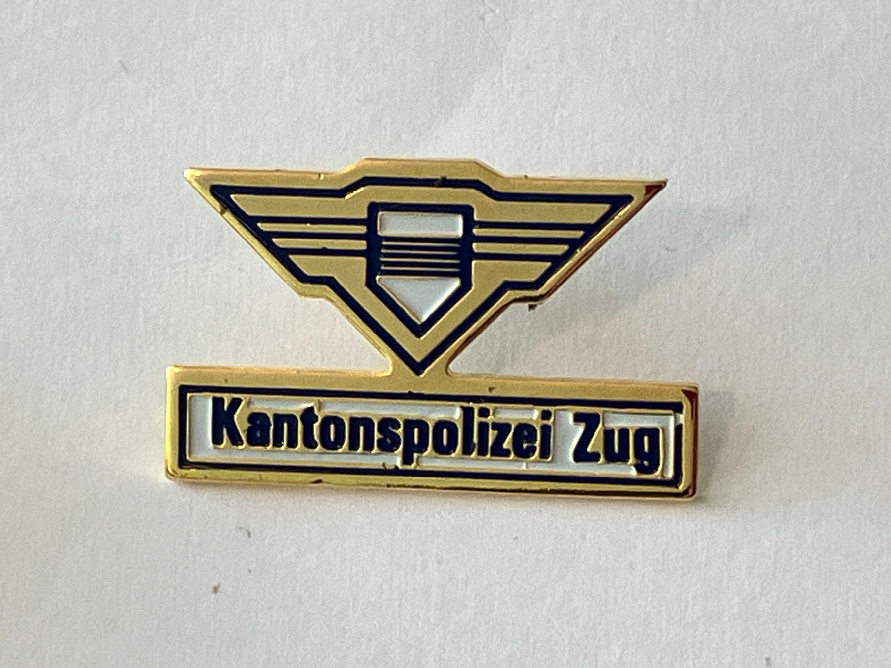 Placchette & Badge: 1 Pin Kantonspolizei Zug – Usato da Basel venduto da djwwpp